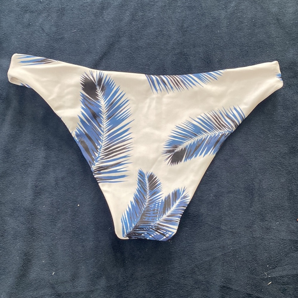 Bikini Bottom - Picture 2 of 2